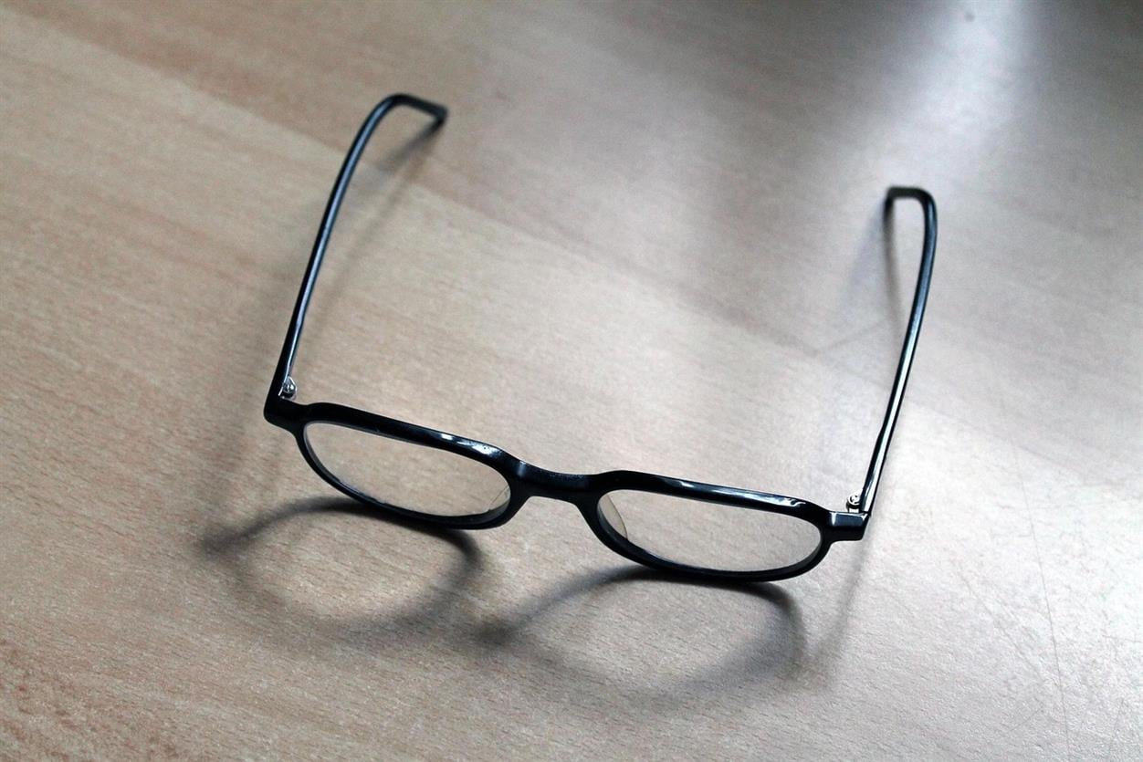 When you need new glasses fast, waiting weeks isn’t an option. Overnight Glasses has built its entire brand around one promise: delivering prescription eyeglasses and lenses faster than anyone else in the U.S.—often as soon as the next day, without sacrificing quality. Trusted by hundreds of thousands of customers, Overnight Glasses combines speed, premium materials, and a wide selection of designer frames to solve one of the most common eyewear frustrations: long turnaround times.